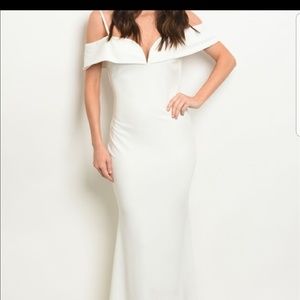 Ivory Formal Gown/Wedding Dress S,M,L DR10
